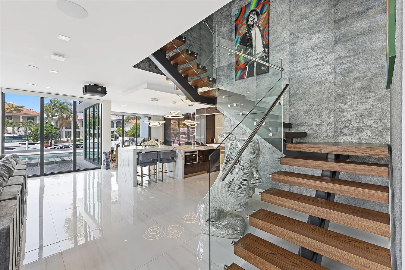 509 coconut isle dr 2 Luxury home interior - S&K Cleaning Services